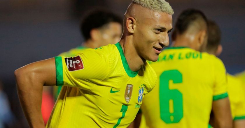 Brazil beat Uruguay, Argentina maintain unbeaten run