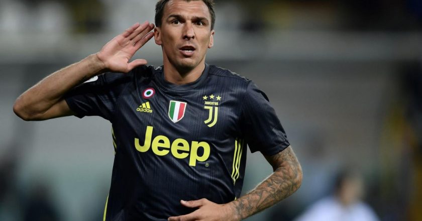 AC Milan to sign Mandzukic