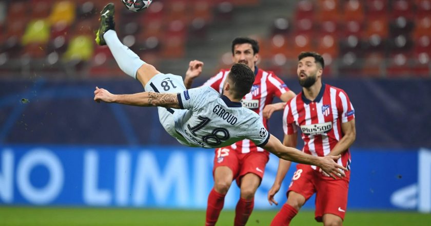 Giroud overhead goal earns away win in Madrid
