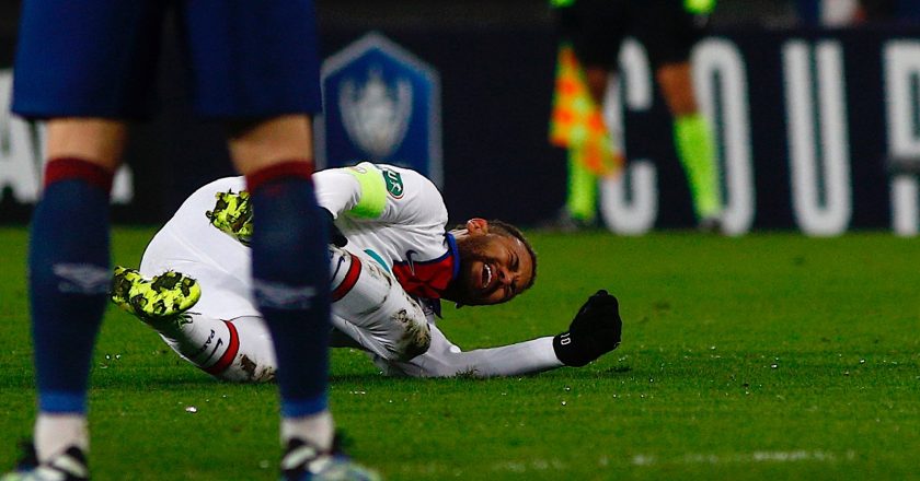 Neymar is injured AGAIN