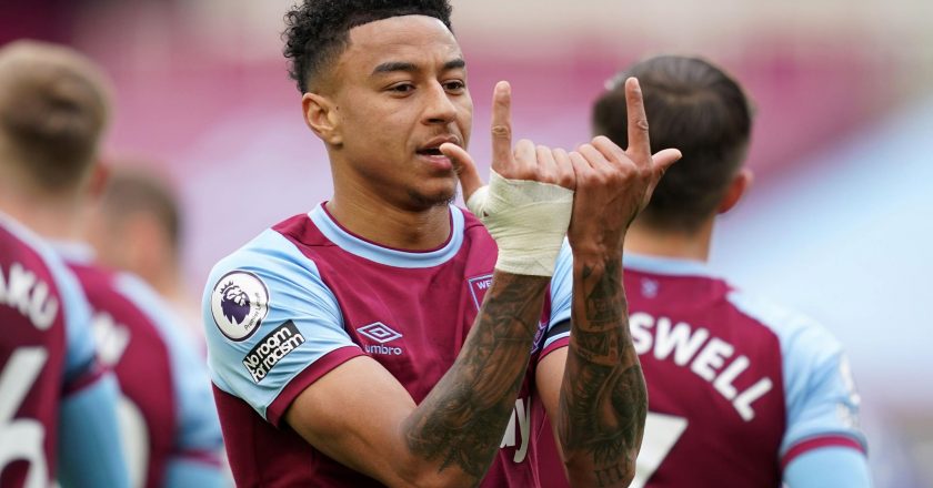 Lingard double helps West Ham climb fourth