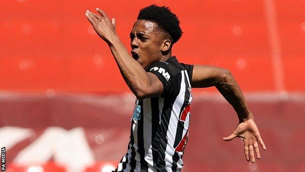 Newcastle score the last minute leveler
