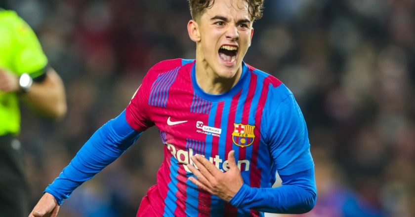 Gonzalez scores late winner for Barcelona