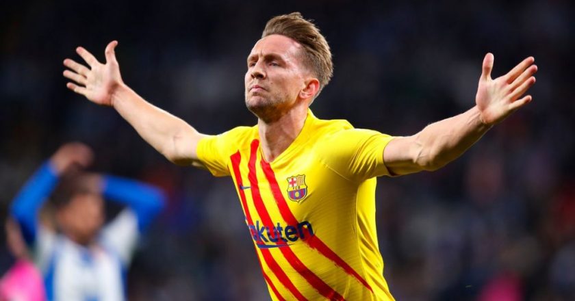 Jong salvages a draw for Barca