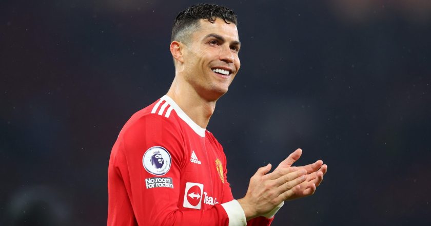 Manchester United agrees to let Ronaldo leave if he fulfills the conditions